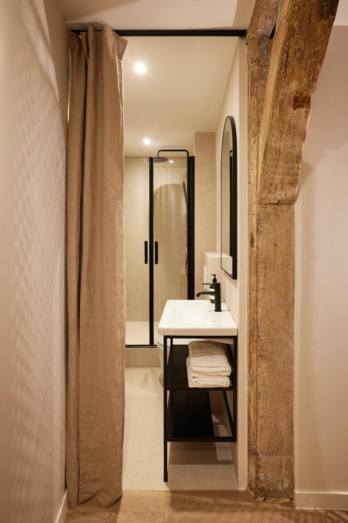 Апартаменти Stylish 2Br & 2Ba With Private Terrace Париж Екстер'єр фото