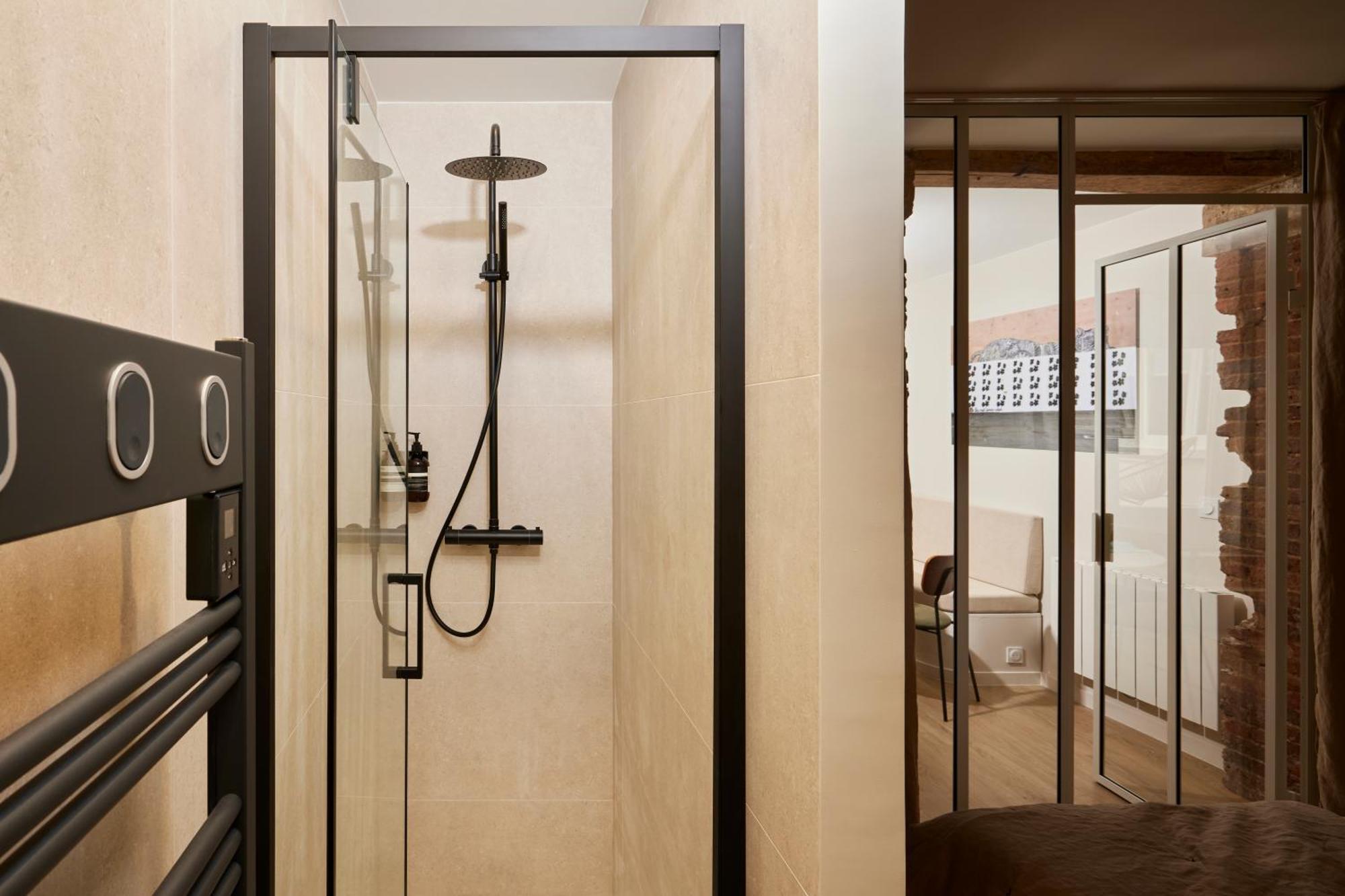 Апартаменти Stylish 2Br & 2Ba With Private Terrace Париж Екстер'єр фото